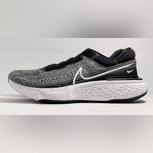 NIKE ZOOMx Invincible Run Sneakers- Flyknit- Women’s  8.5 Men’s 7.